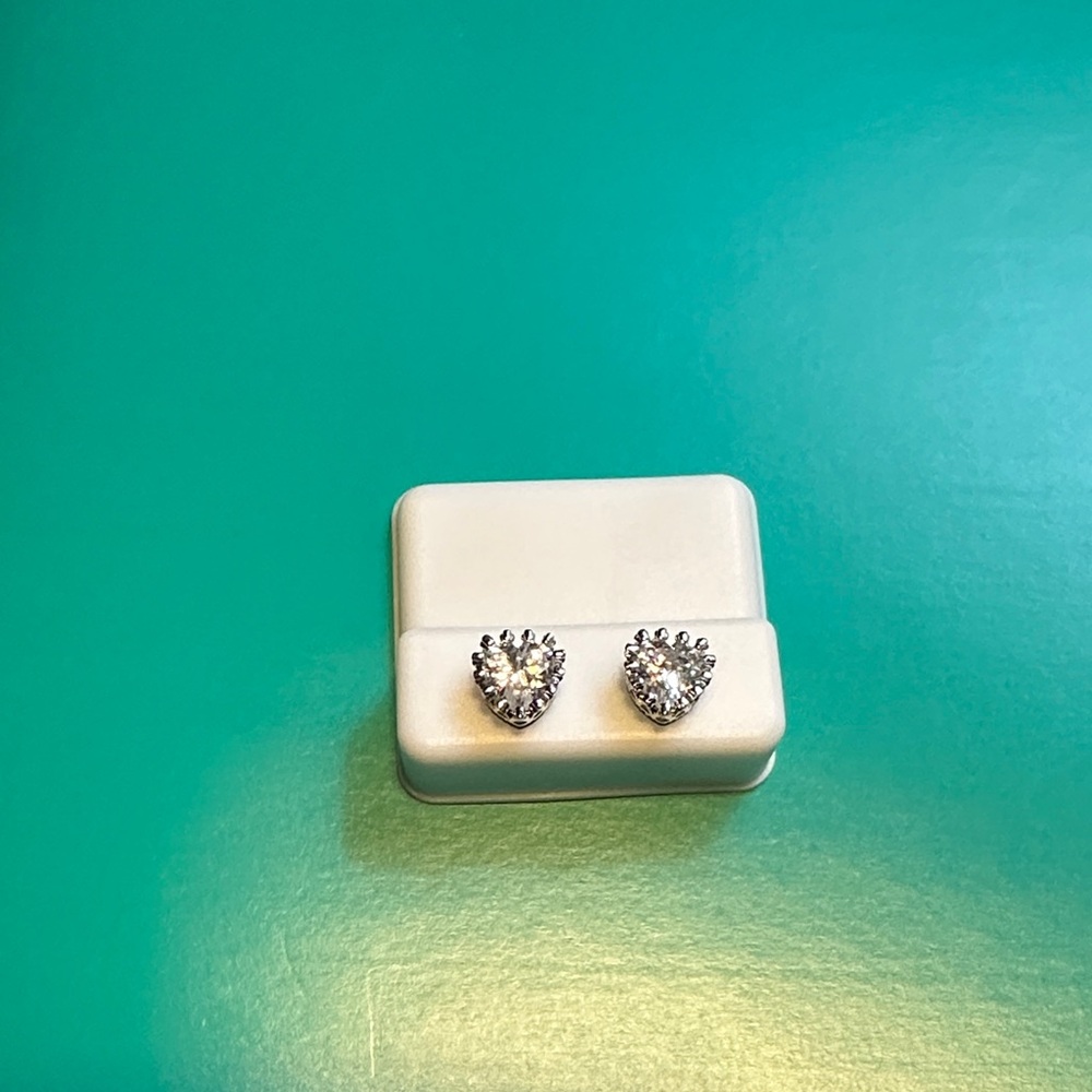 Cubic Zirconia 925 Sterling Silver Heart Stud Earrings.
